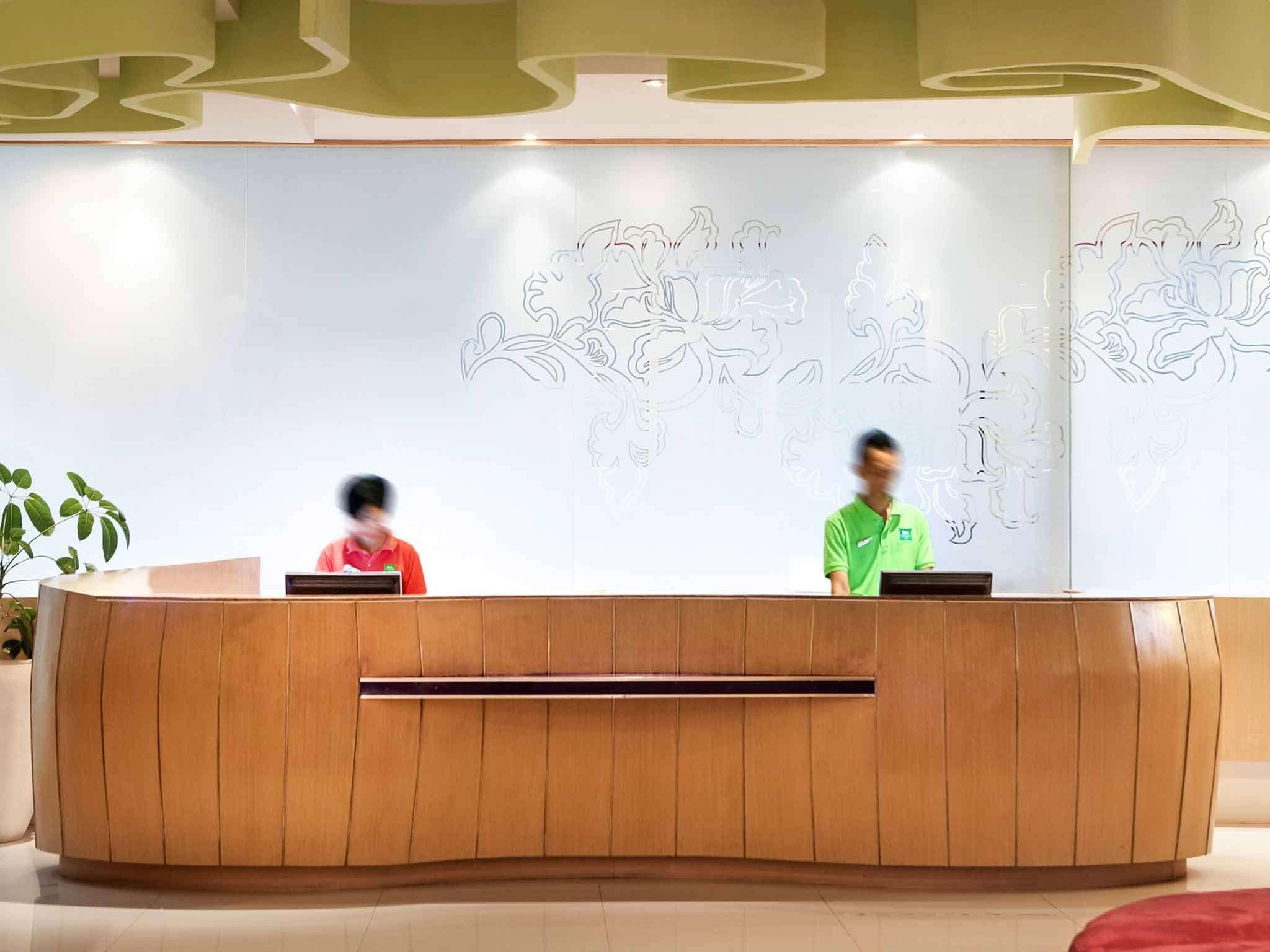 Hotel Ibis Styles Yogyakarta Esterno foto