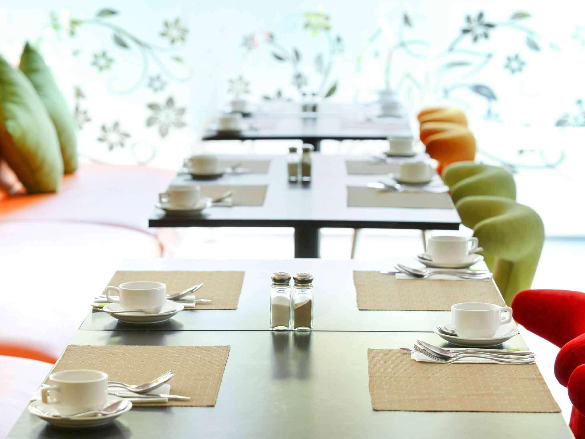 Hotel Ibis Styles Yogyakarta Esterno foto