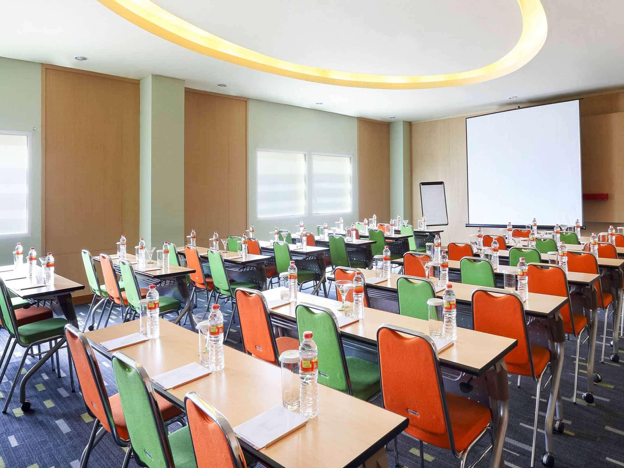 Hotel Ibis Styles Yogyakarta Esterno foto