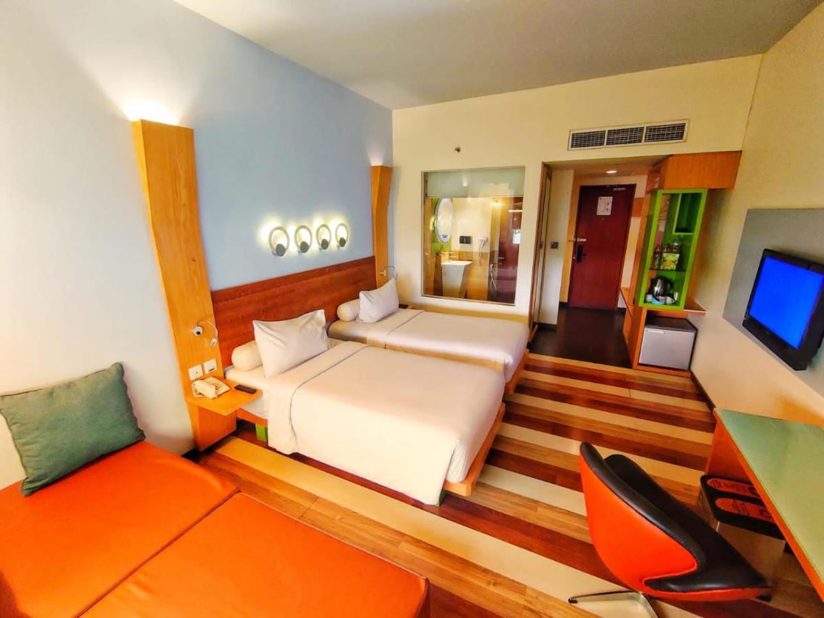Hotel Ibis Styles Yogyakarta Esterno foto