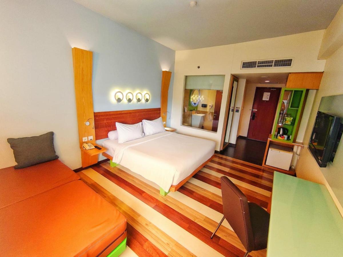 Hotel Ibis Styles Yogyakarta Esterno foto