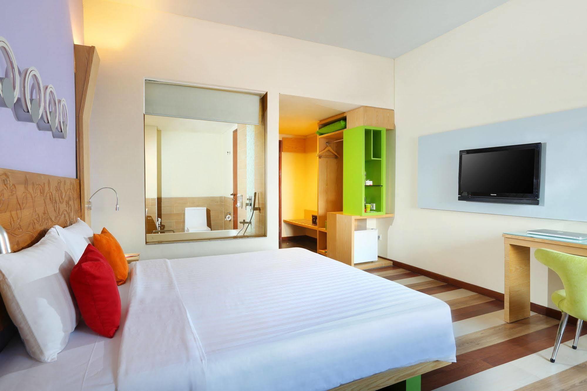 Hotel Ibis Styles Yogyakarta Esterno foto